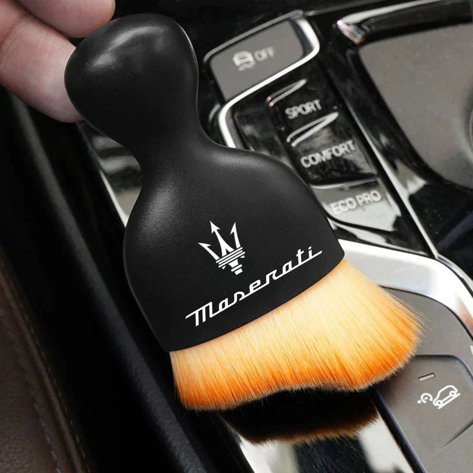 D80 PRO – Precision detailing brush with your Car's Logo