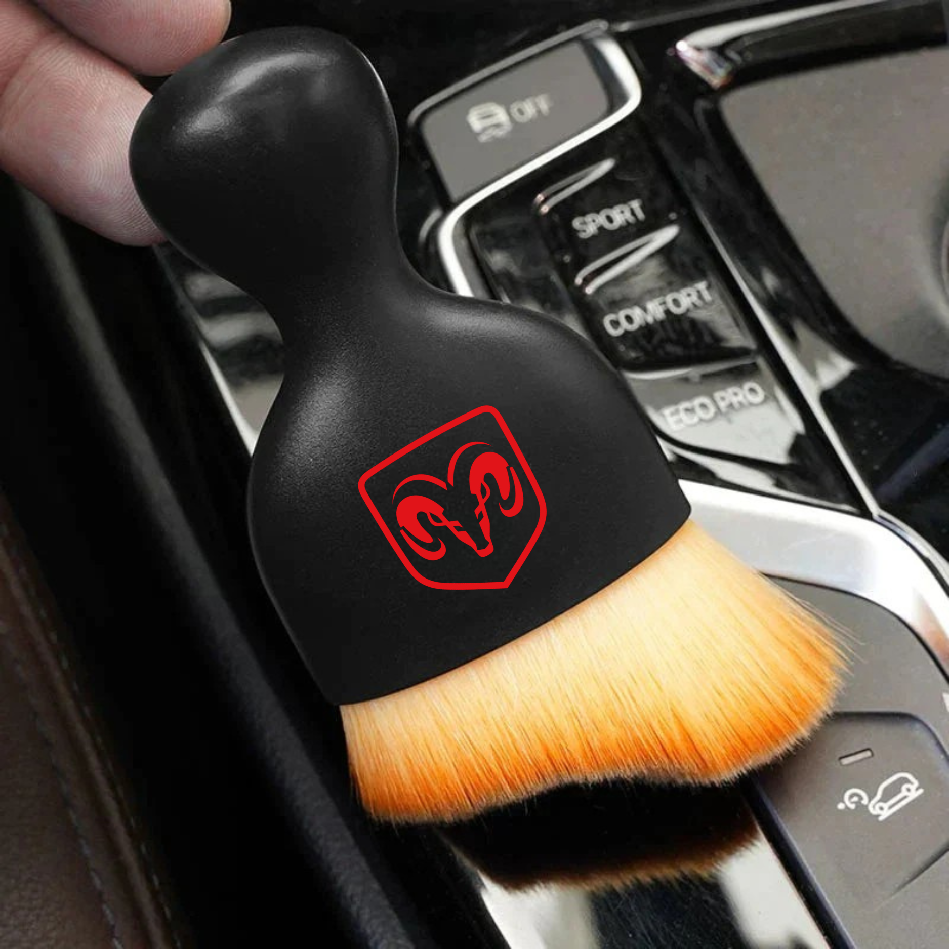 D80 PRO – Precision detailing brush with your Car's Logo