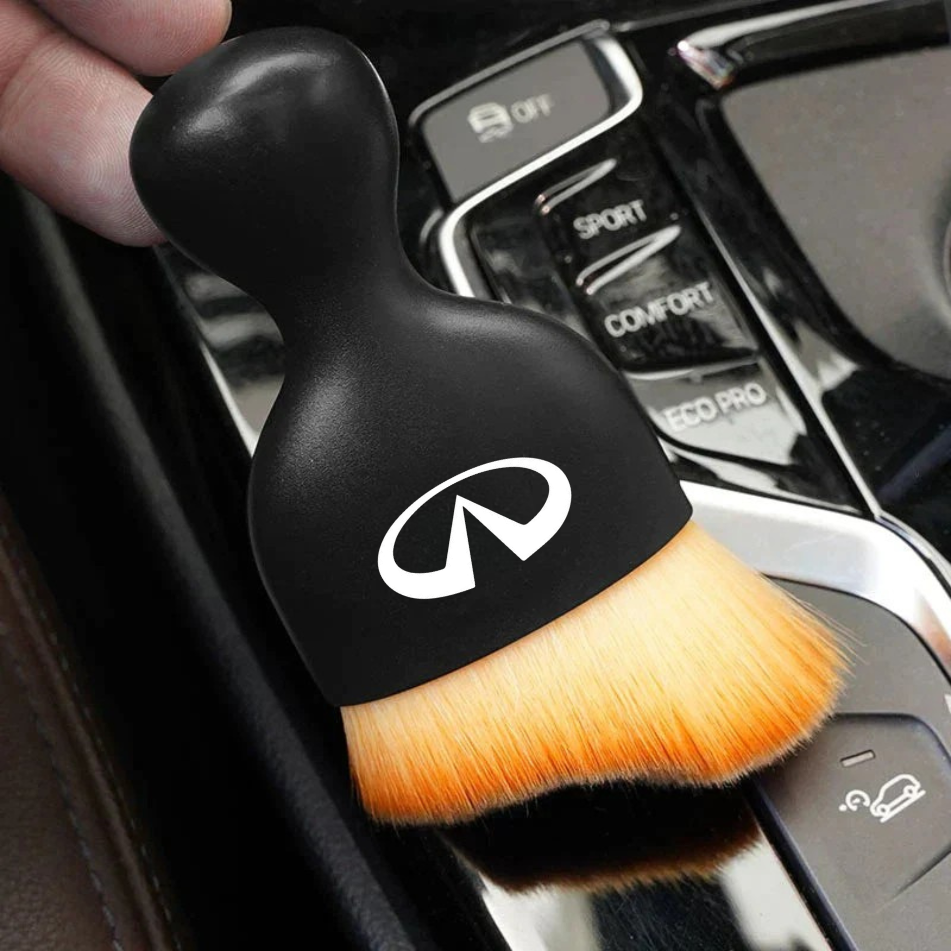 D80 PRO – Precision detailing brush with your Car's Logo